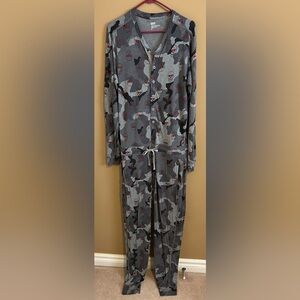 🎃 SAXX ONESIE PAJAMAS ONE-PIECE Nightcrawler MEDIUM Camo Skulls Grey Unisex